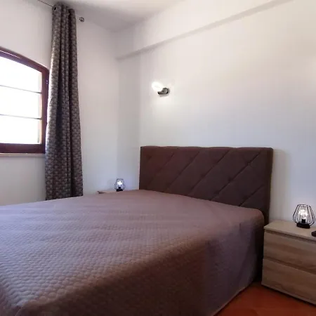 Διαμέρισμα Mikes Nora Velha